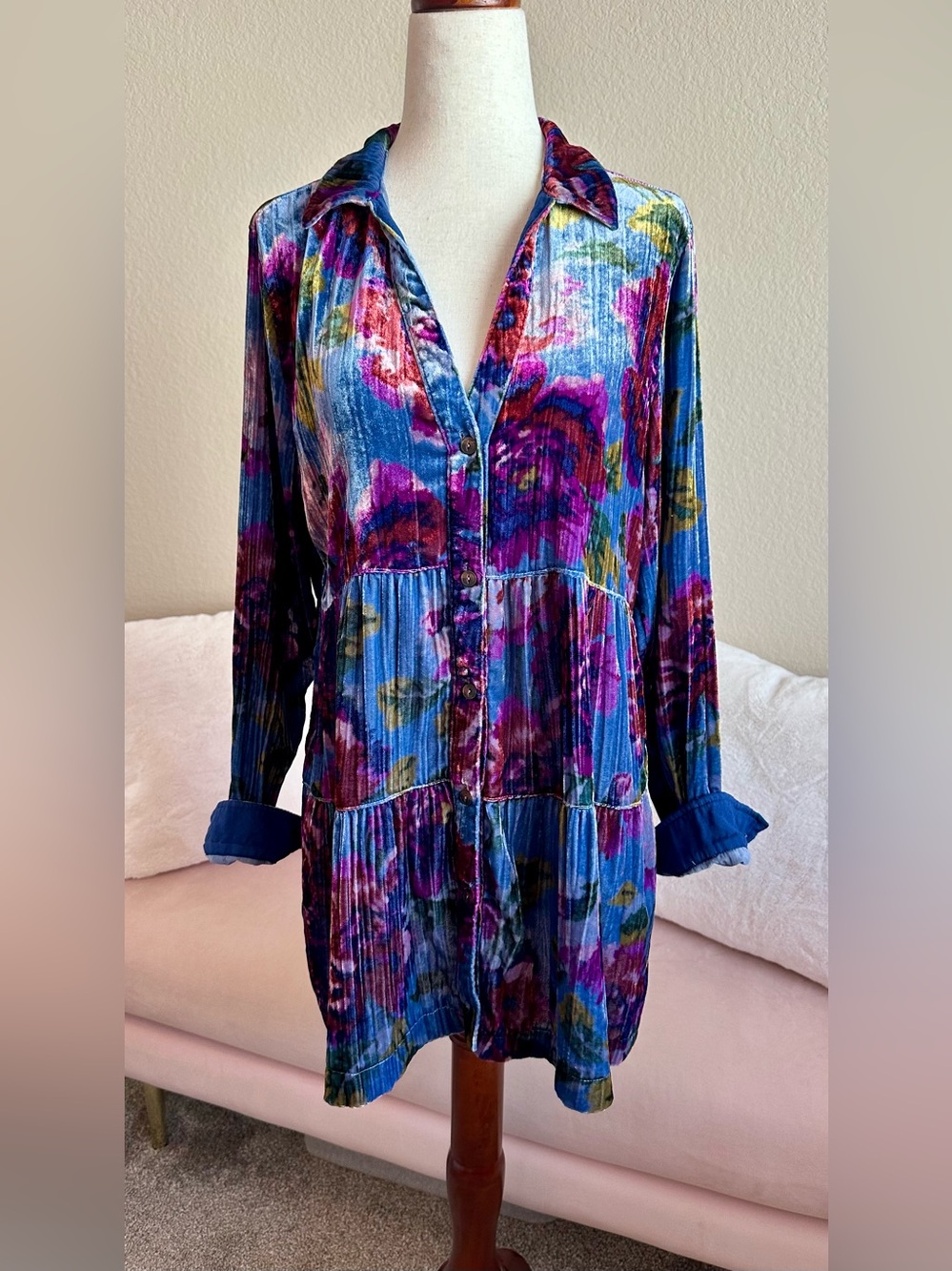 Maeve Anthropologie Reverie Tiered Velvet Tunic Top Womens XS Purple Blue Floral